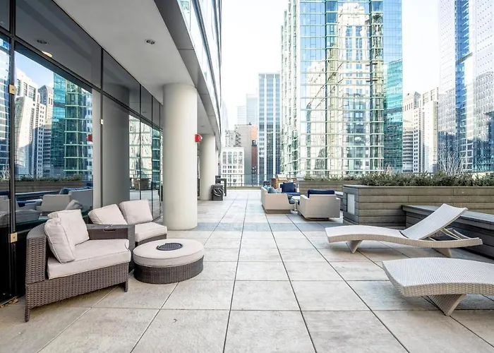 Loop W Pool Gym Nr Theatre District Chi-272 Chicago
