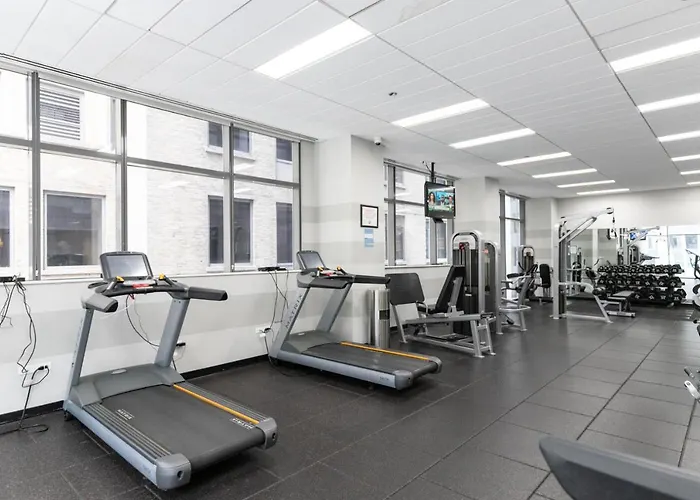 Loop W Pool Gym Nr Theatre District Chi-272