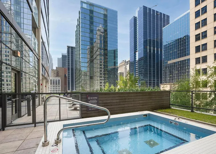 Loop W Pool Gym Nr Theatre District Chi-272
